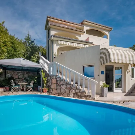 Vlasta-3 By Interhome 卓得诺沃