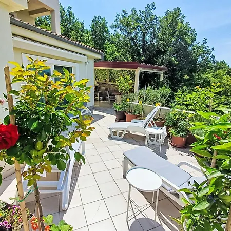 Apartamento Vlasta-3 By Interhome *