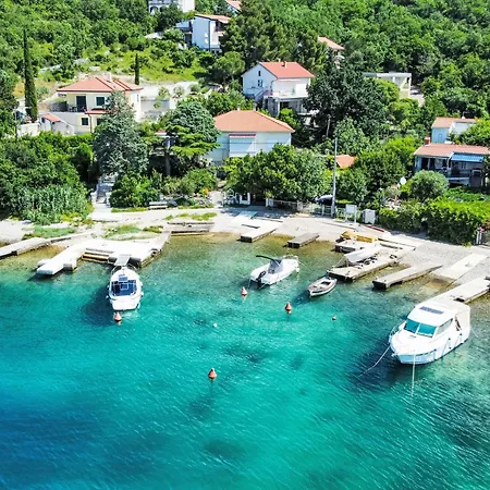 Vlasta-3 By Interhome 卓得诺沃