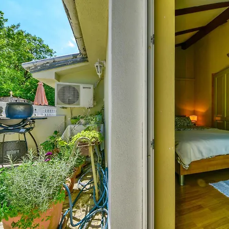 Apartamento Vlasta-3 By Interhome *